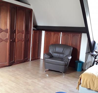 2 chambres avec salle d'eau à louer à l'étage