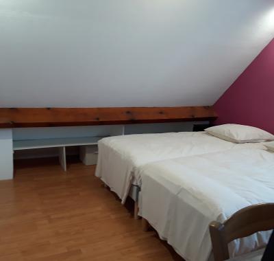 2 chambres avec salle d'eau à louer à l'étage