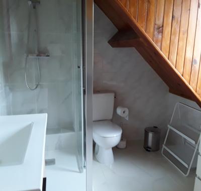 2 chambres avec salle d'eau à louer à l'étage