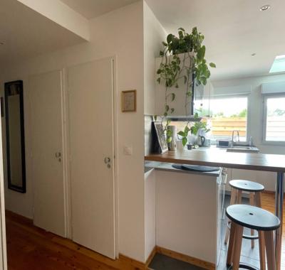 Charmant studio meublé Capucins Saint Michel