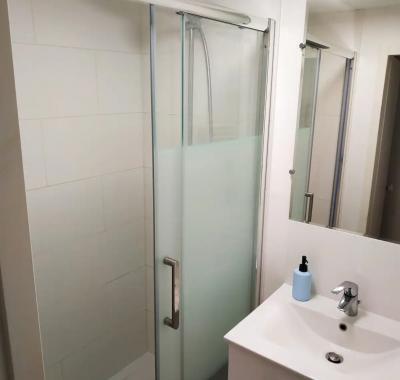 Charmant studio meublé Capucins Saint Michel