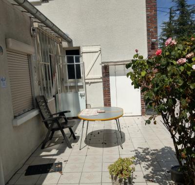 Belle chambre agréable à vivre proche commerce