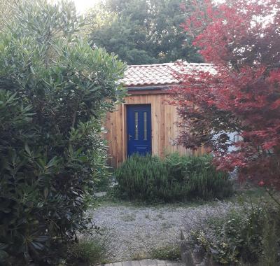 Cabane au milieu des bois