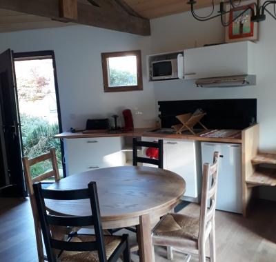 Cabane au milieu des bois