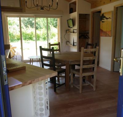 Cabane au milieu des bois