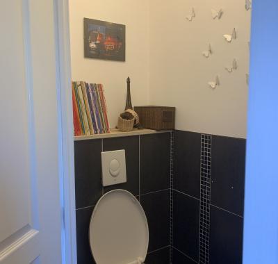 Chambre spacieuse avec petit déjeuner