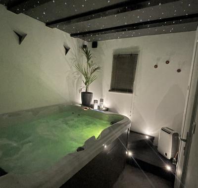 Chambre spacieuse avec petit déjeuner