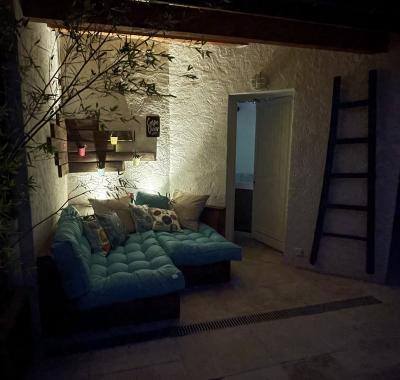 Chambre spacieuse avec petit déjeuner