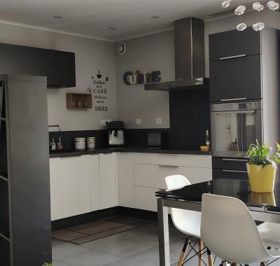 Chambre à louer avec accès partager de la maison