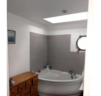 Chambre à louer sur une péniche