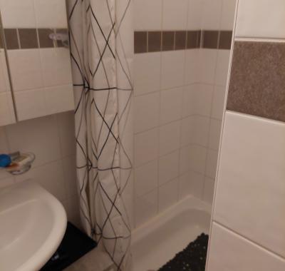 Chambre spacieuse meublée chez l'habitant pour Etudiant