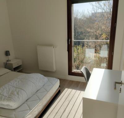 Deux Chambres chez l'habitant, Arrêt Tram C à deux minutes à pied