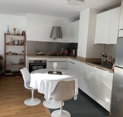 Chambre avec balcon Mairie de Montreuil