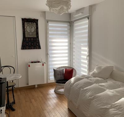 Chambre avec balcon Mairie de Montreuil
