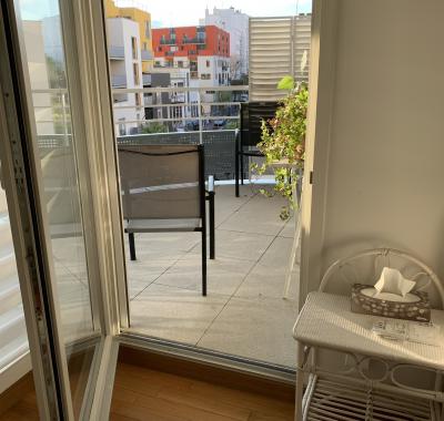 Chambre avec balcon Mairie de Montreuil