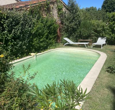 Chambre à louer dans maison agréable avec jardin