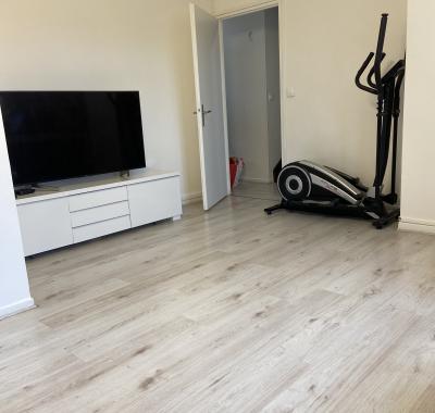 Chambre à louer avec terrasse toilettes privées