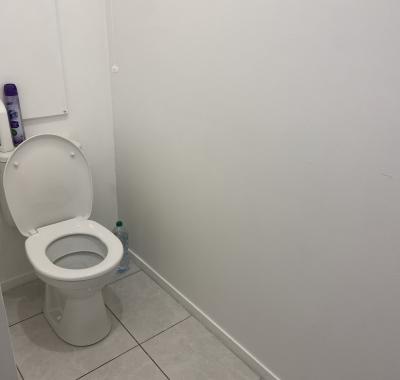 Chambre à louer avec terrasse toilettes privées