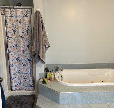 Chambre privée à louer dans une maison à partager