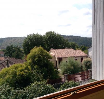 Chambre spacieuse et calme Préférence locataire femme