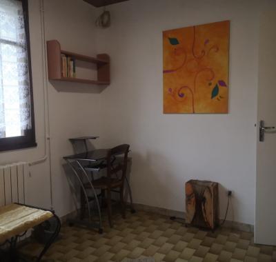 Chambre pour une seule personne avec lit 1 place