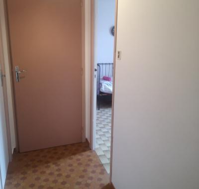 Chambre pour une seule personne avec lit 1 place