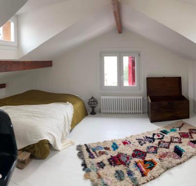 Chambre à louer dans une jolie maison