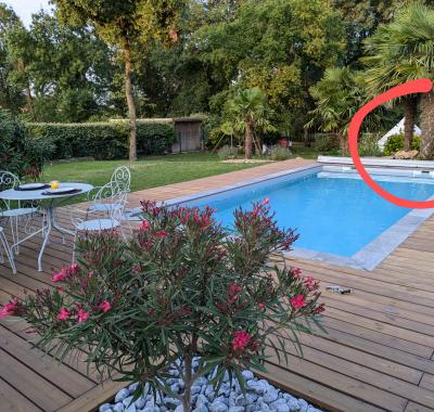 Tente Sahara dans jardin proximité Hellfest