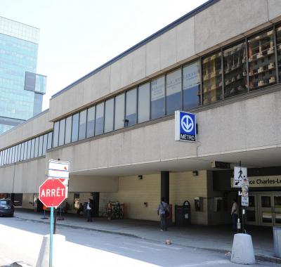 Métro Longueuil Université Sherbrooke ___ Propre & Paisible