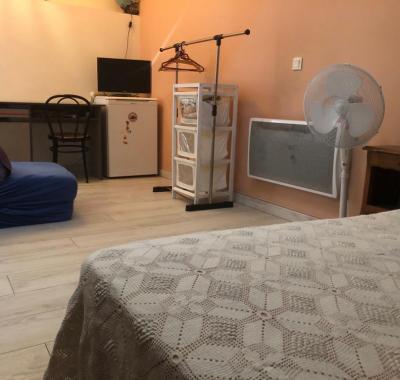 Studette à la carte à Belley