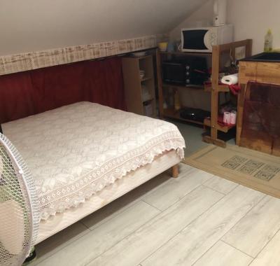 Studette à la carte à Belley