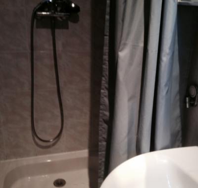 Chambre à louer dans villa à Cannes