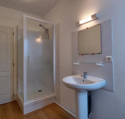 Chambre étudiant SdB partagée coloc bord de mer Fouesnant / Quimper