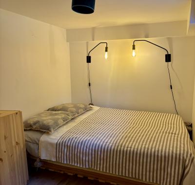 Chambre à louer dans grande maison
