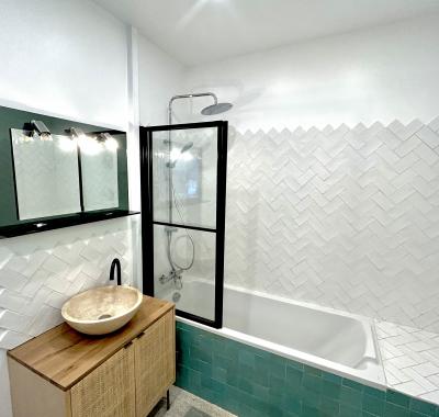 Chambre à louer dans grande maison