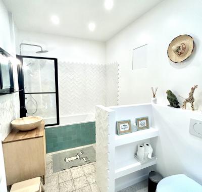 Chambre à louer dans grande maison