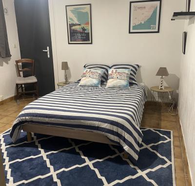 Une chambre (déco basque) à louer dans appartement à partager