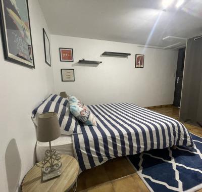 Une chambre (déco basque) à louer dans appartement à partager