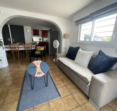 Une chambre (déco basque) à louer dans appartement à partager