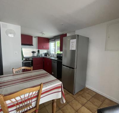 Une chambre (déco basque) à louer dans appartement à partager