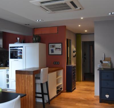 Orange room in a 2-bedroom 70 meter square shared flat