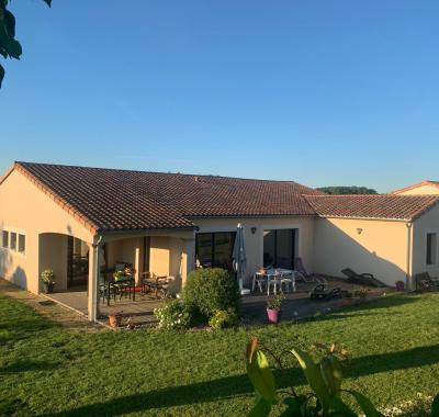 Lit 140  coffre  rangt armoire, bureau