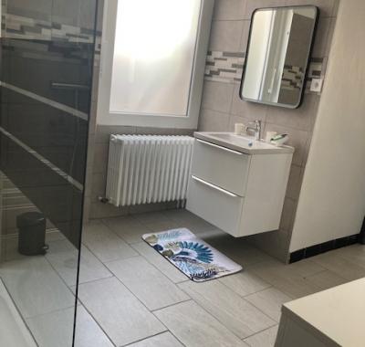 CHAMBRES A LOUER DANS MAISON