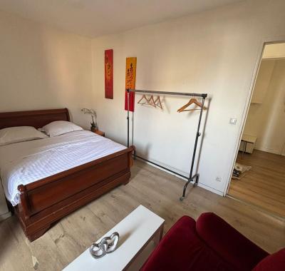 Chambre Moulin rouge, avec salle de bain privée,  Appartement Commun