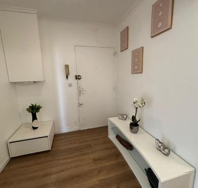 Chambre Moulin rouge, avec salle de bain privée,  Appartement Commun