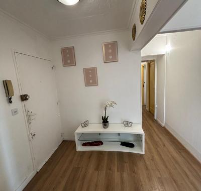 Chambre Moulin rouge, avec salle de bain privée,  Appartement Commun