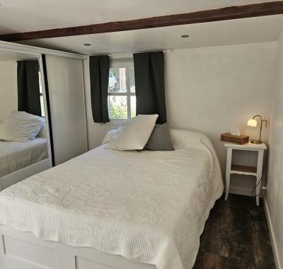 Chambre dans maison au bord de la rivière, calme, jardin