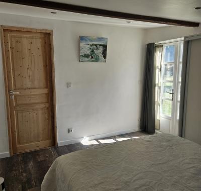 Chambre dans maison au bord de la rivière, calme, jardin