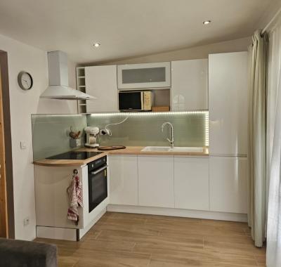 Chambre dans maison au bord de la rivière, calme, jardin