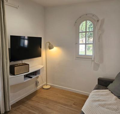 Chambre dans maison au bord de la rivière, calme, jardin